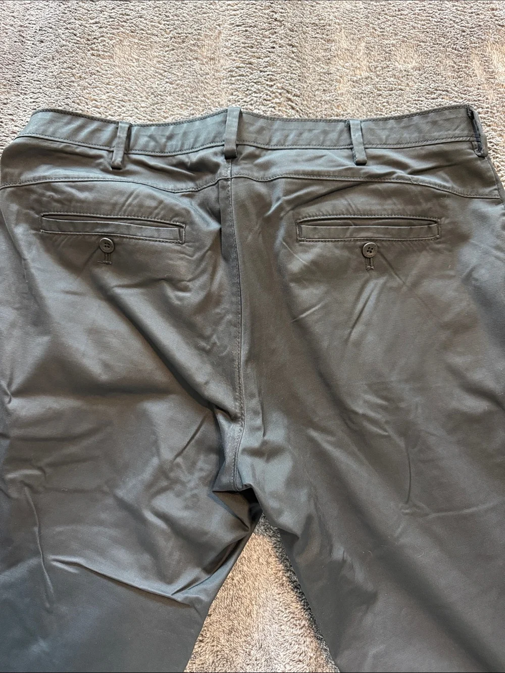 Izod Men's Black Chinos - Straight Fit